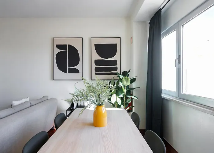 Wine Affair By Misha's Place 6b *